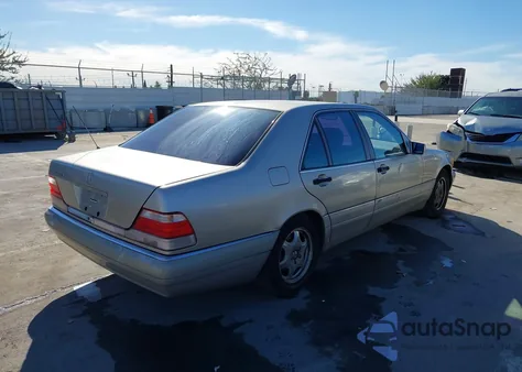 1997 Mercedes-Benz S 320 Base Swb z USA, uszkodzony, nr VIN WDBGA32G7VA356114